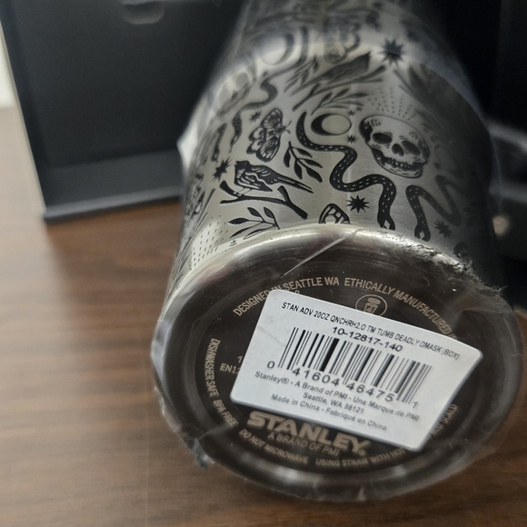 Stanley  Tumbler (20oz) -            Deadly Damask - Picture 4 of 7